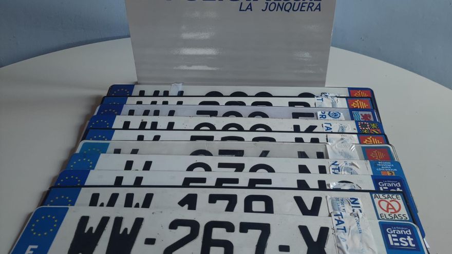 Algunes de les matrícules WW interceptades per la Policia Local de la Jonquera