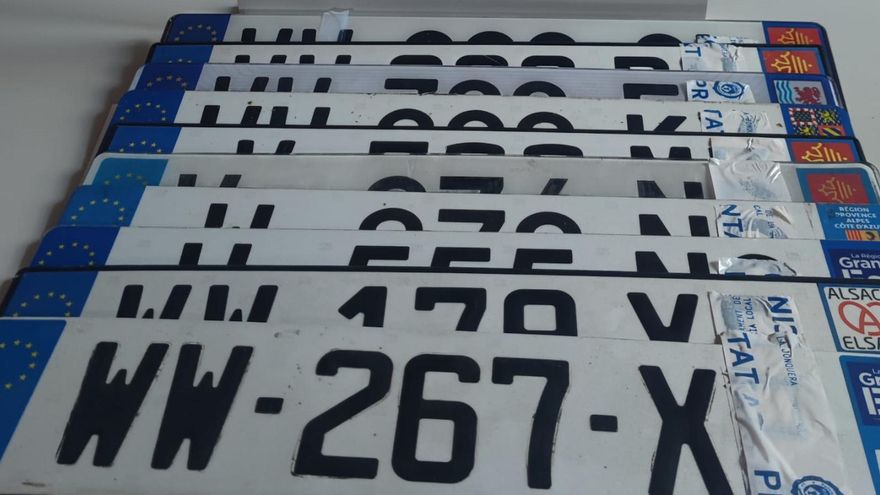 Algunes de les matrícules WW interceptades per la Policia Local de la Jonquera