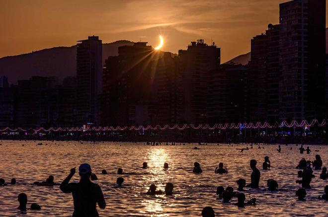 Así se ha visto el eclipse desde Benidorm