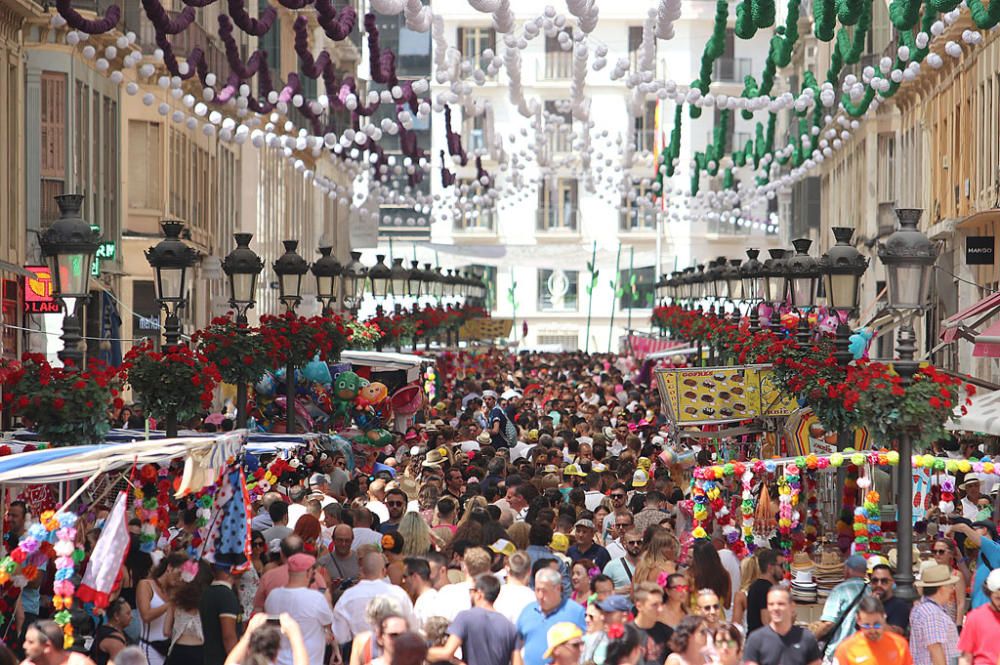 Calles llenas y mucho ambiente en el primer sábado de la feria.