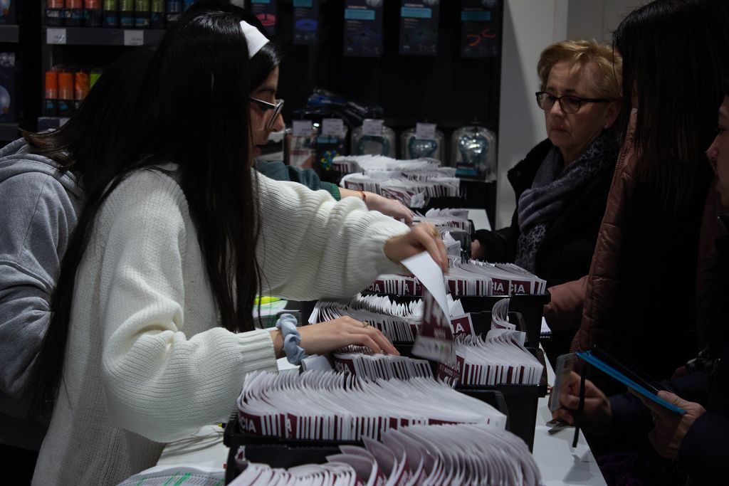 Entrega de dorsales de la Carrera de la Mujer 2023 (viernes por la mañana)