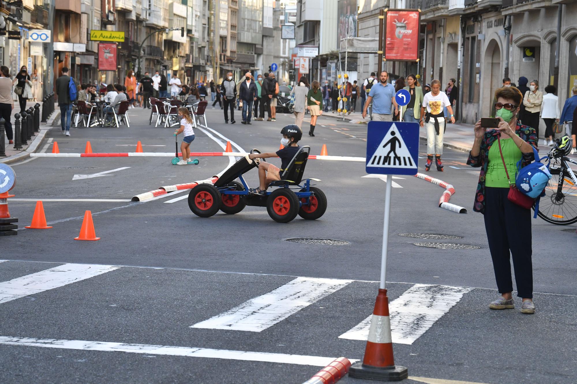 Actividades deportivas en San Andrés durante el día sin coches