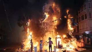 Burriana despide las Fallas de 2026 con una emotiva y masiva Cremà