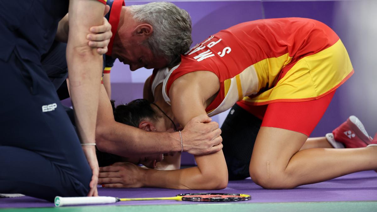 Carolina Marín, en París con su entrenador Fernando Rivas