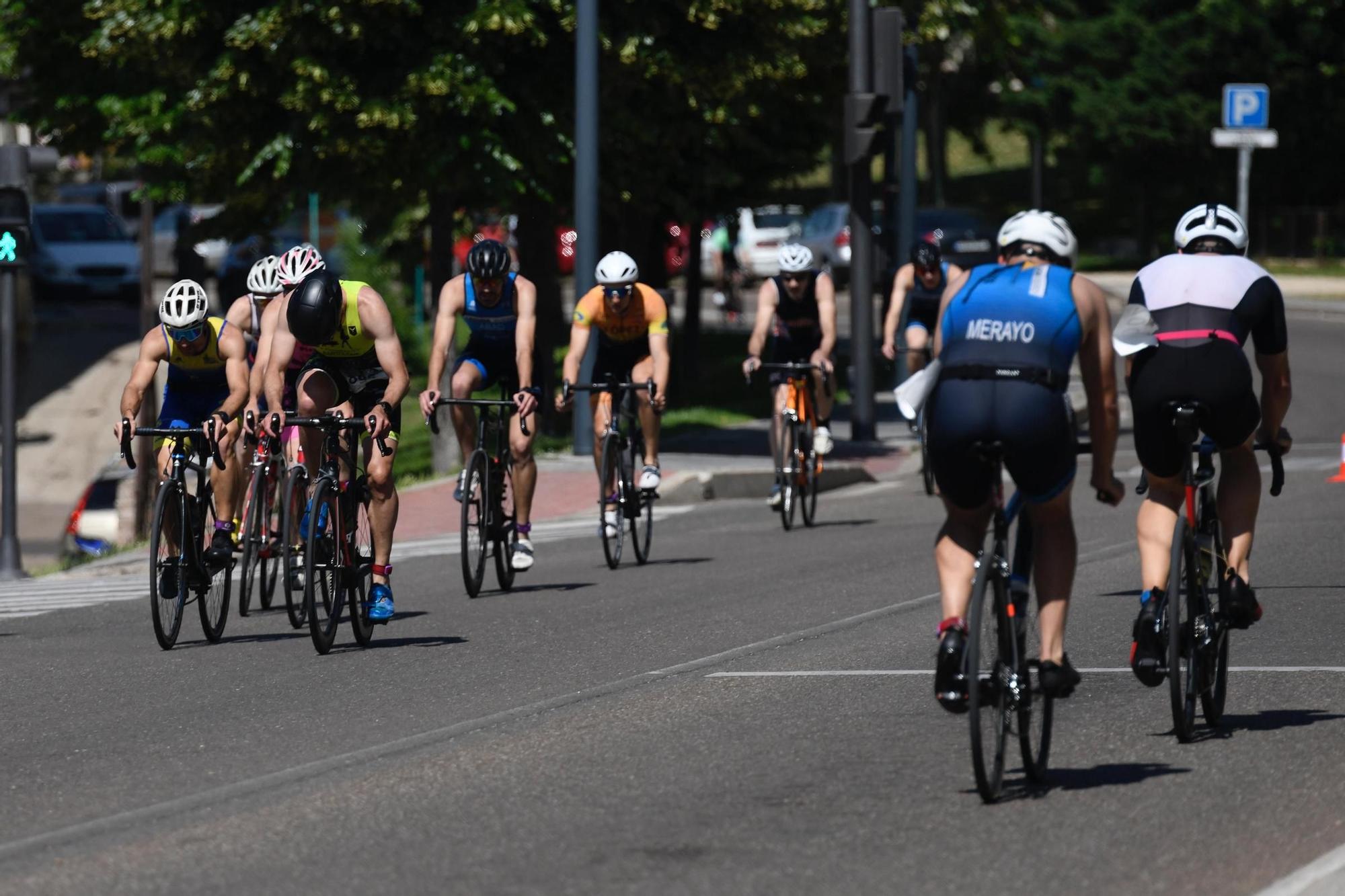 GALERÍA | El Triatlón "Ciudad de Zamora" hace vibrar a la capital del Duero