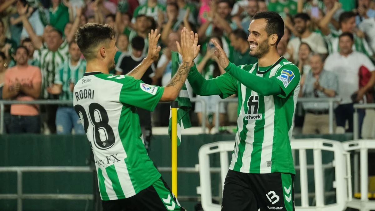 De forma muy convincente, el Betis debutó con abultada victoria