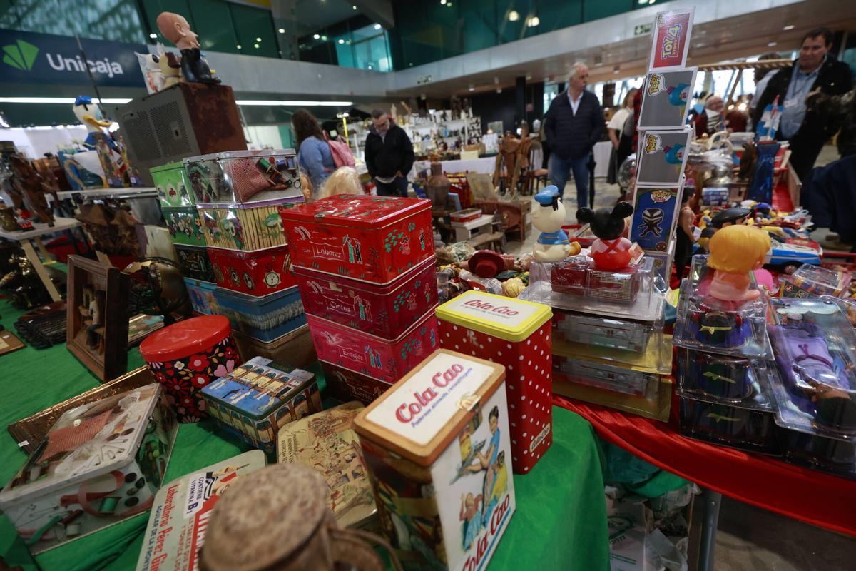 La feria de antigüedades de La Magdalena, en Avilés La feria de antigüedades de La Magdalena, en Avilés
