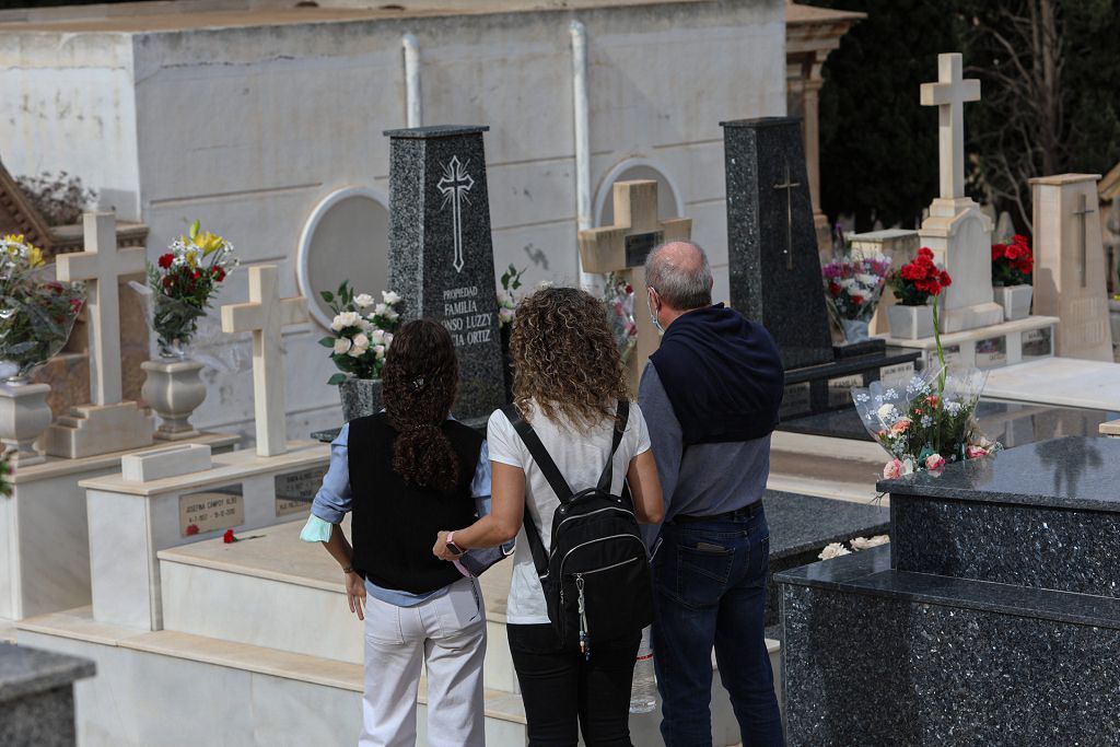 Cementerio de Los Remedios de Cartagena en el Día de Todos los Santos