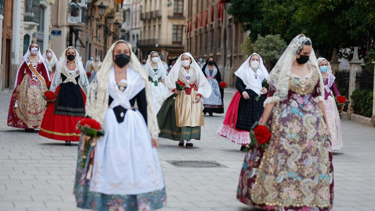 Búscate en el segundo día de Ofrenda por la calle Caballeros (entre las 18.00 y las 19.00 horas)