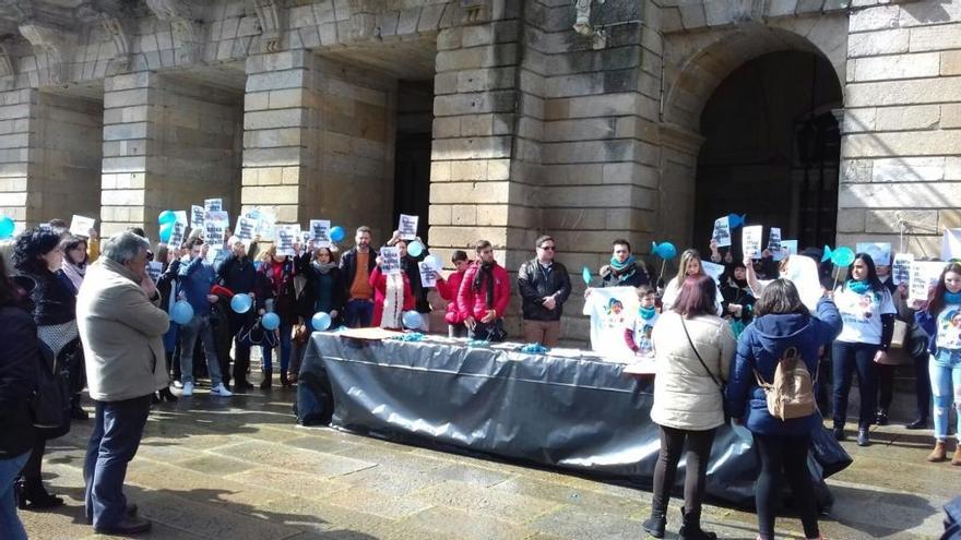 Concentración esta mañana en Santiago de Compostela. // E. P.