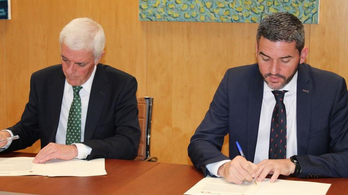 Machetti y Luengo firmaron ayer el acuerdo en Madrid. | L.O.