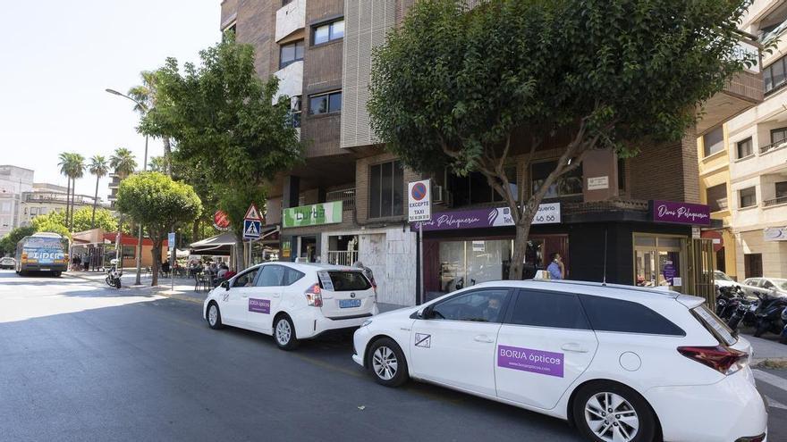 Dos taxistas de Gandia recurren la adjudicación de siete nuevas licencias por contravenir la ordenanza municipal