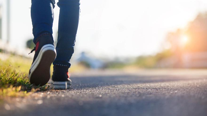 Muere atropellado por una guagua mientras caminaba por la autopista