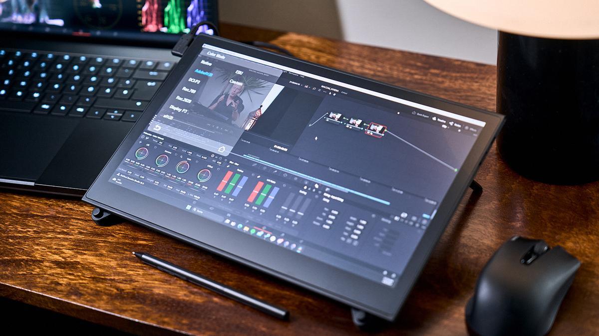 Wacom, yaratıcılar için etkileşimli OLED ekran Movink'i sunuyor