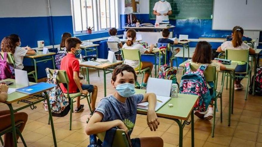 Vuelta al &#039;cole&#039; en pandemia: «normalidad», dudas y reencuentros con mascarillas