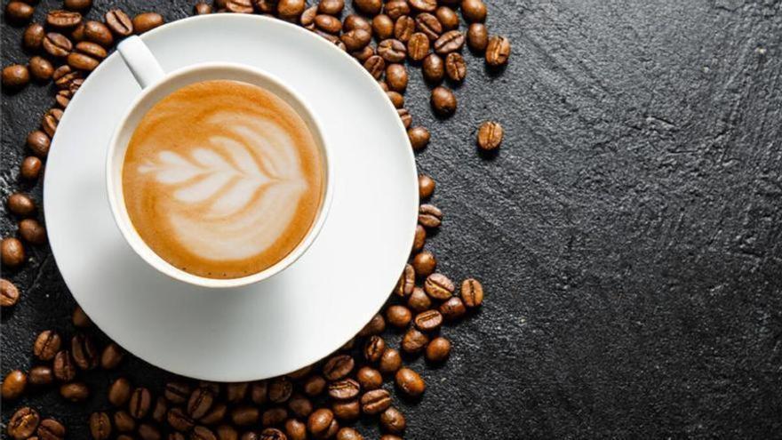 Tomar café a primera hora puede traer graves problemas para la salud