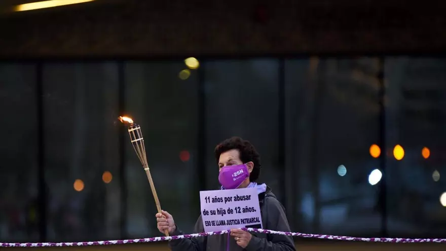 La Plataforma Cordobesa Contra la Violencia a las Mujeres se concentra contra "la justicia patriarcal"
