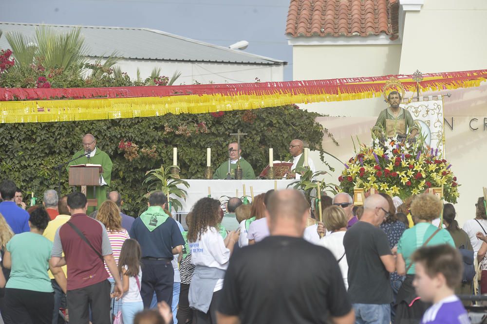 La romería de San Crispín recorre hoy las calles de El Toscar hasta su ermita.