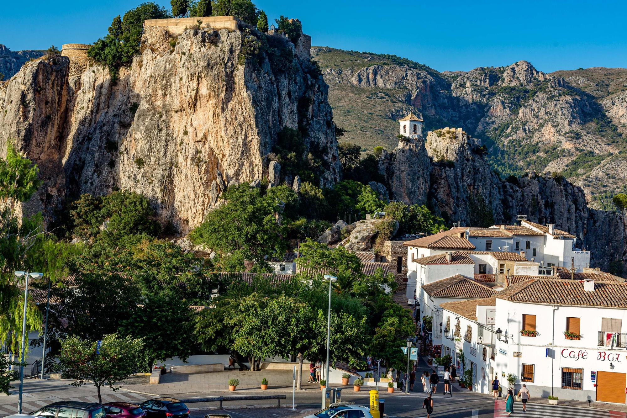 El Castell de Guadalest está catalogado como Conjunto Histórico Artístico y Bien de Interés Cultural. 