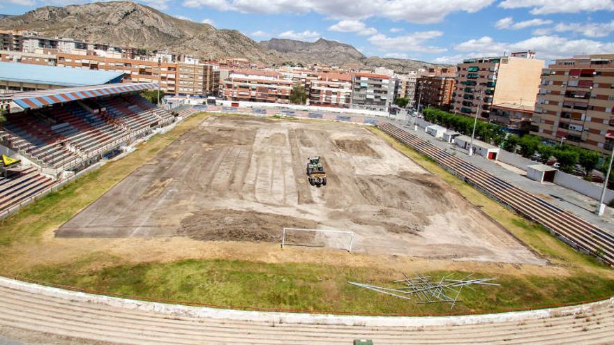 Las máquinas remodelan el antiguo Pepico Amat de Elda