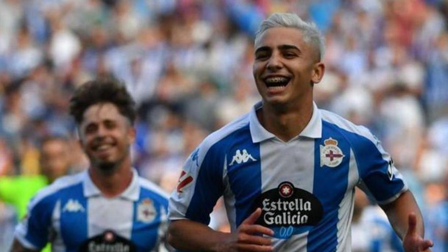 Yeremay celebra un gol en Riazor junto a Mario Soriano. | Iago López
