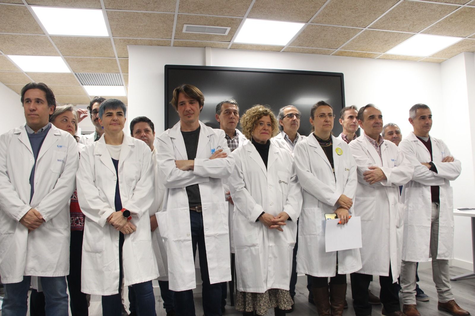 Médicos de distintas sociedades en la sede de AMYTS