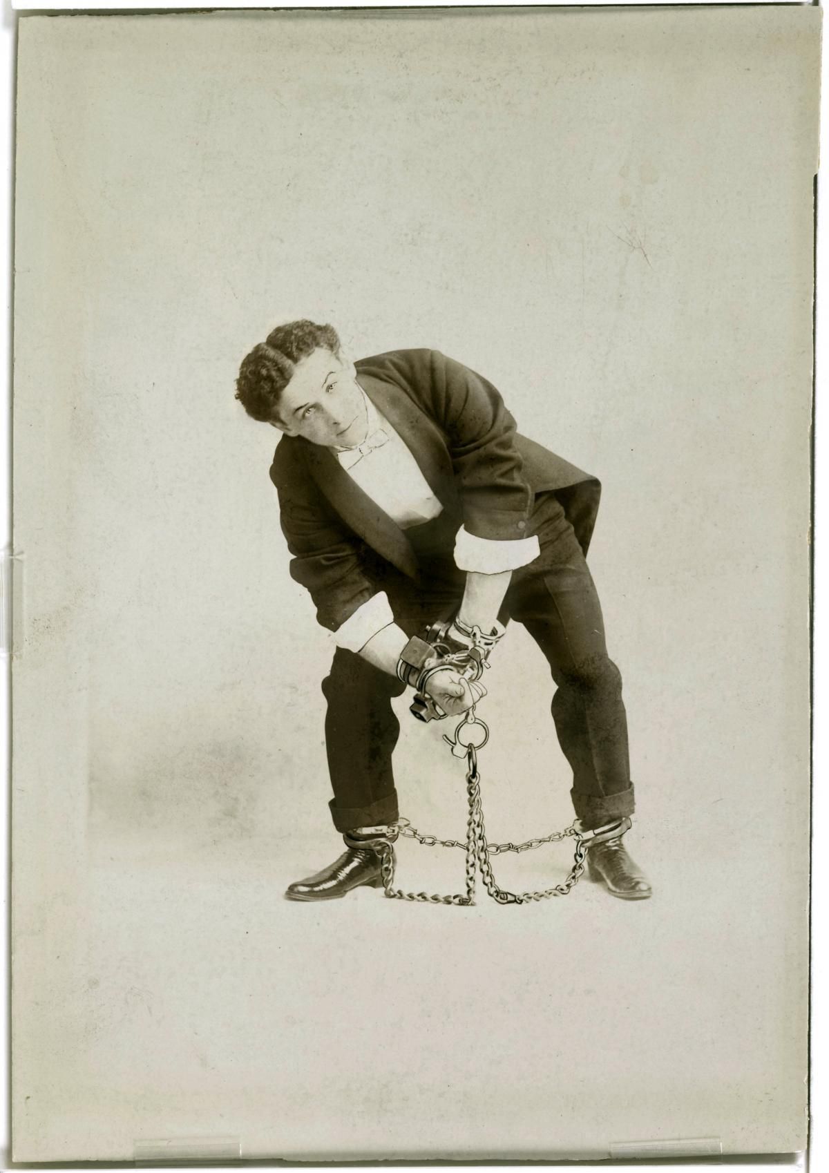 FOTOGALERÍA /  ‘Houdini, las leyes del asombro’