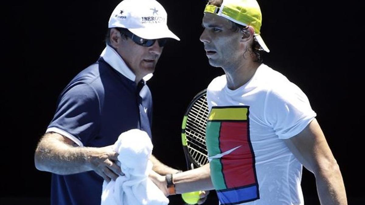 Toni y Rafa Nadal durante uno de sus entrenamientos en Melbourne Park