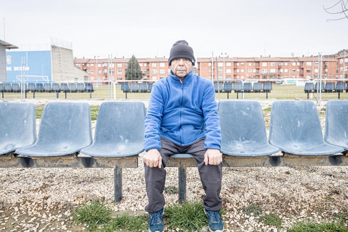 Aurelio Zayas, el vecino de Langa de Duero que gestionó el traslado de los 1.700 asientos del Camp Nou.