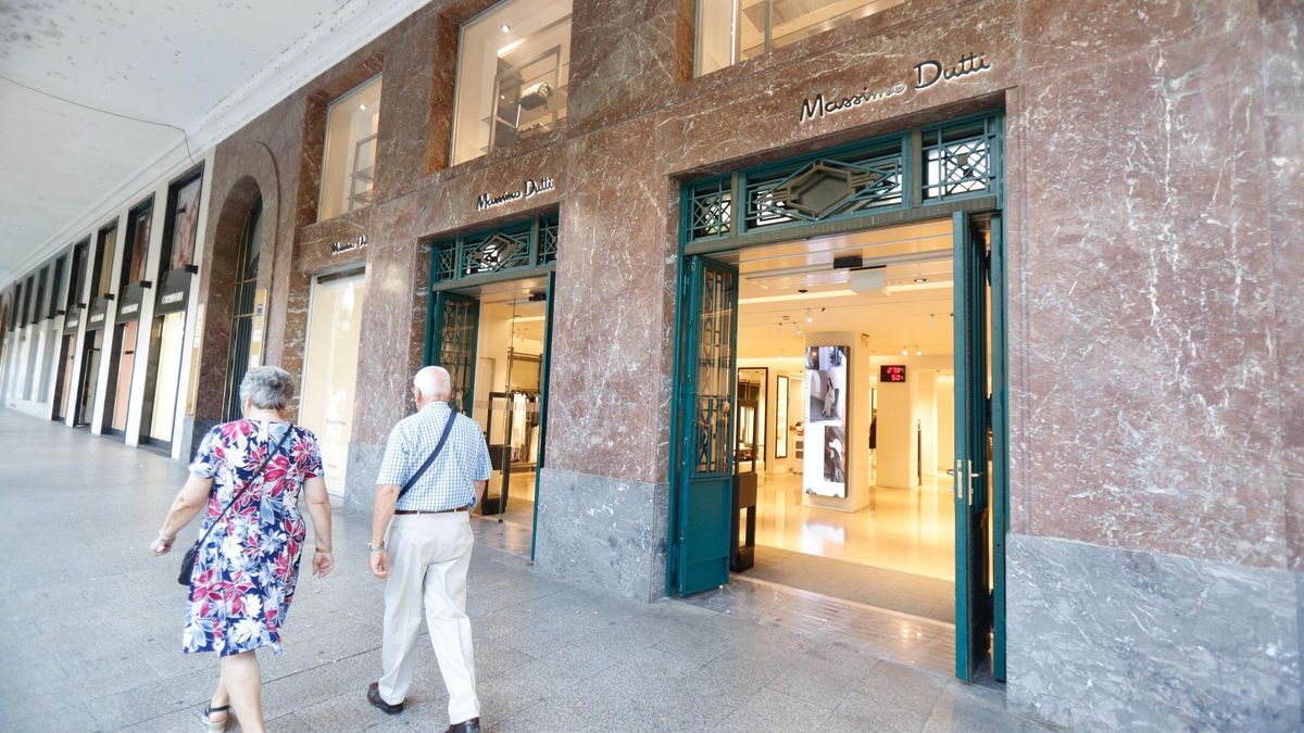 La tienda de Massimo Dutti en Independencia cerrará sus puertas a finales de este mes.