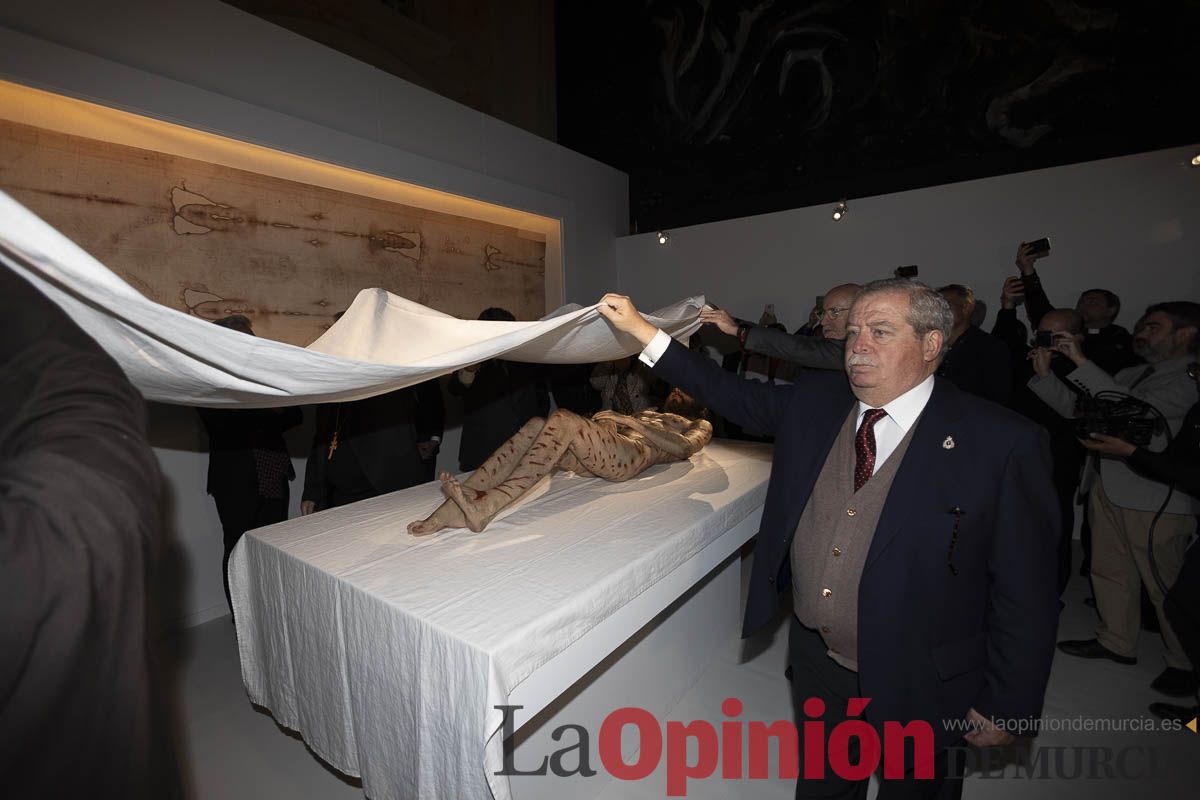 Así ha sido la inauguración de la exposición The Mystery Man en Caravaca. Descubre como es la muestra que atrae a miles de personas