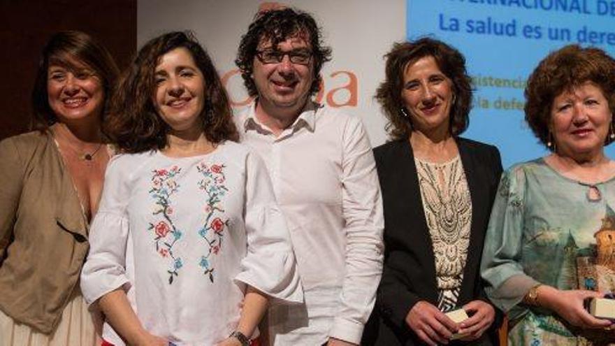 Un momento de la entrega de medallas a las enfermeras.