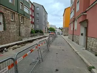 Los vecinos de Labañou se rebelan contra la reforma de la calle Tomás Fábregas: "No estamos en contra de mejorar el barrio, pero sí de que decidan sin nosotros"