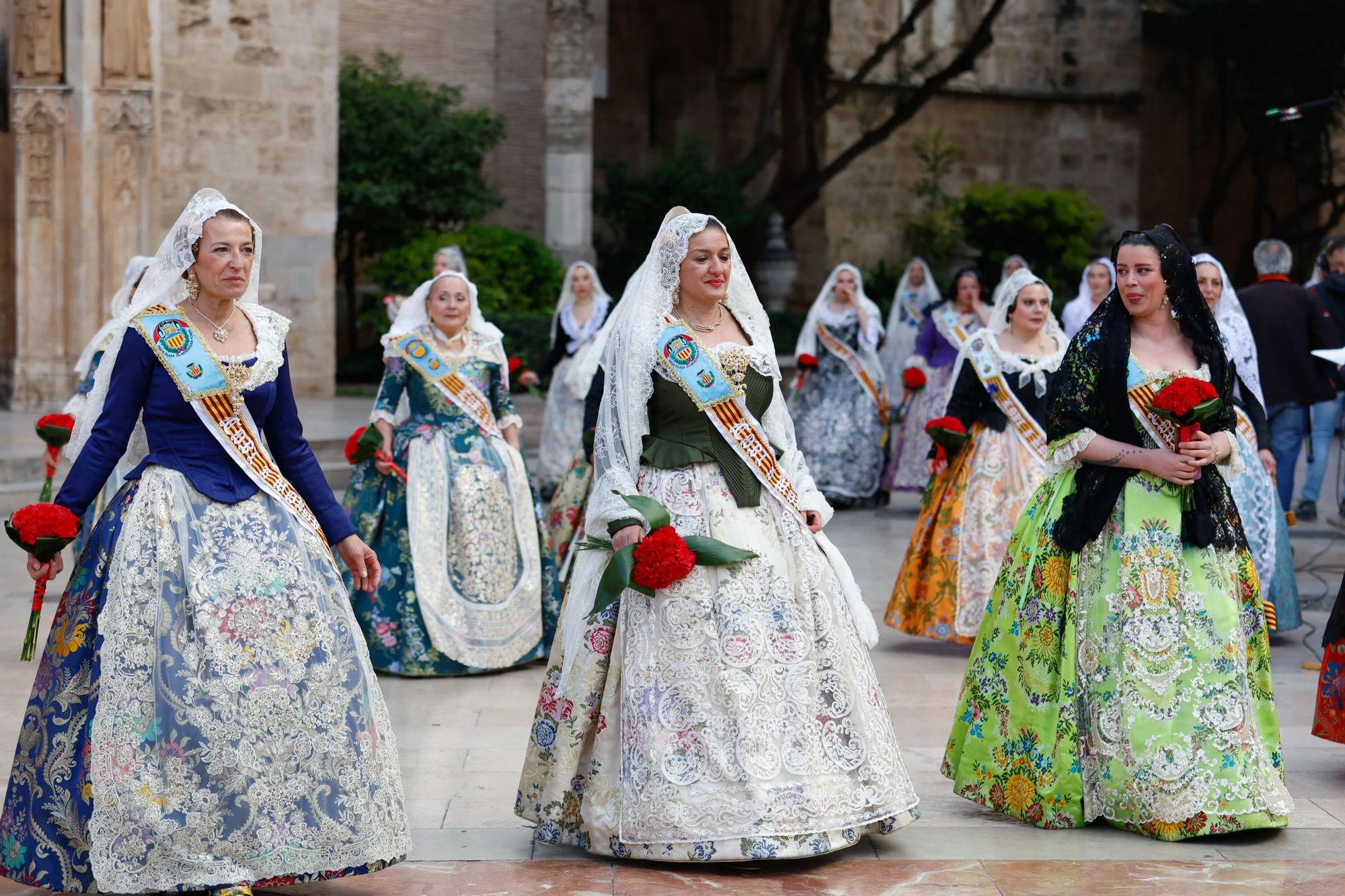 Búscate en el primer día de la Ofrenda en la calle San Vicente entre las 17:00 y las 18:00