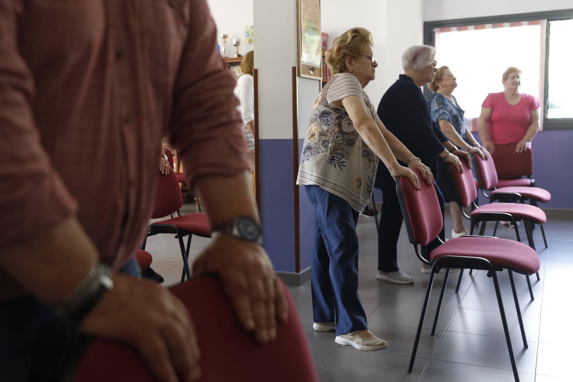 En imágenes: Los mayores de Trevías se cuidan con el prorama "Más fuerte, más ágil"