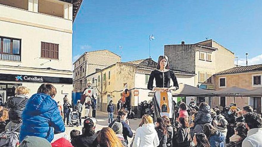 Mercadillo y bautizo de la Geganta Bàrbara, patrona de Vilafranca