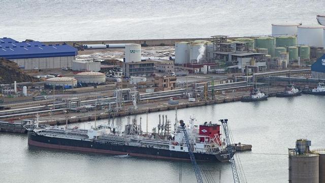 Vista de la planta regasificadora de Cartagena, estratègica per a l’entrada de gas a Europa.