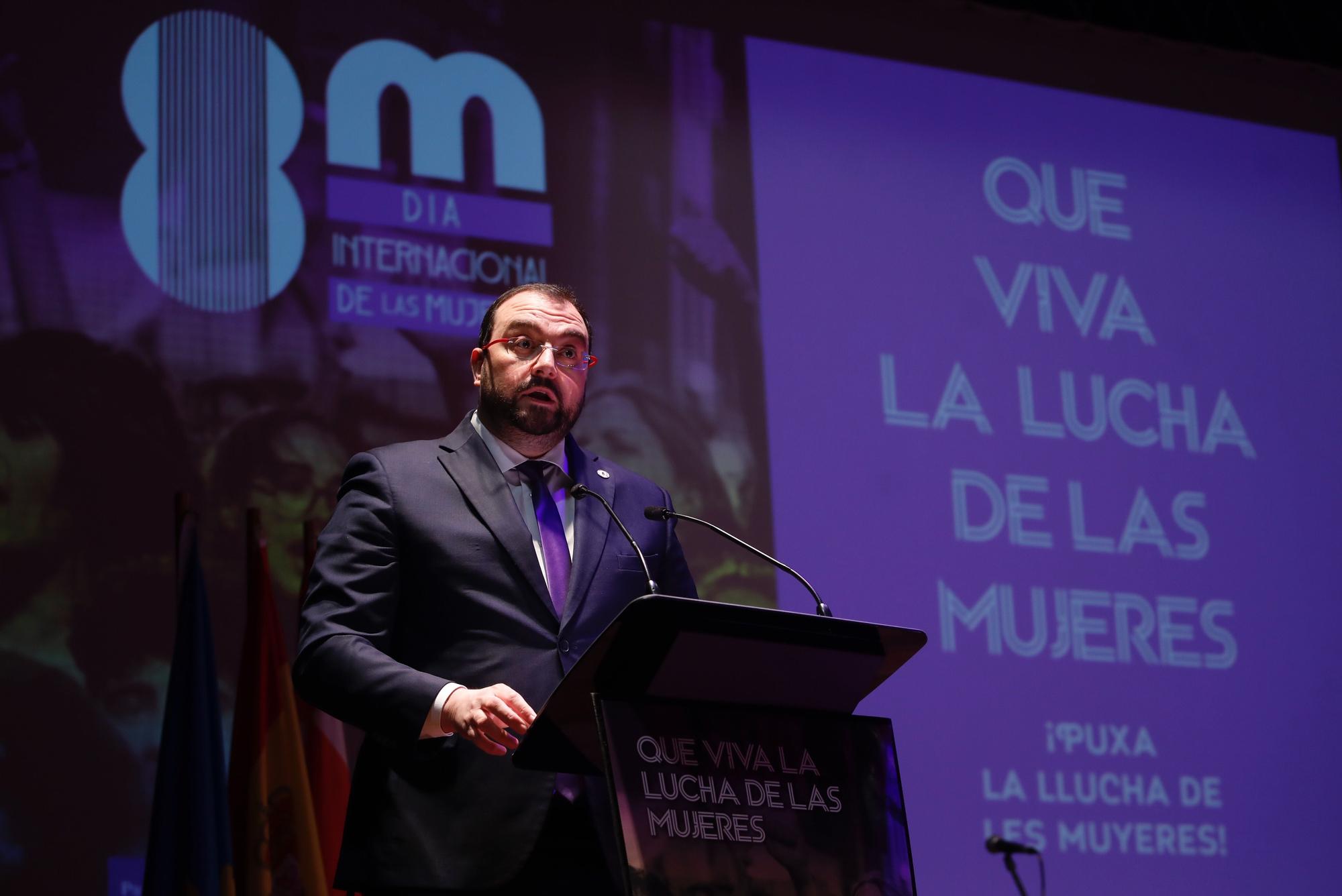 EN IMÁGENES: Así fue el acto institucional por el Día de la Mujer (8M) en Asturias