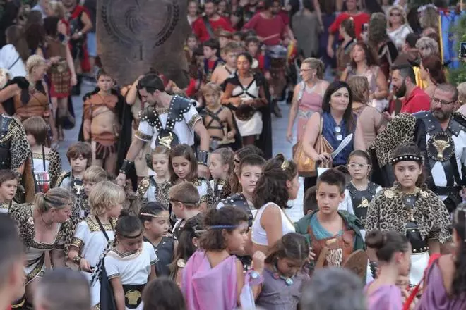 Carthagineses y Romanos: Desfile infantil