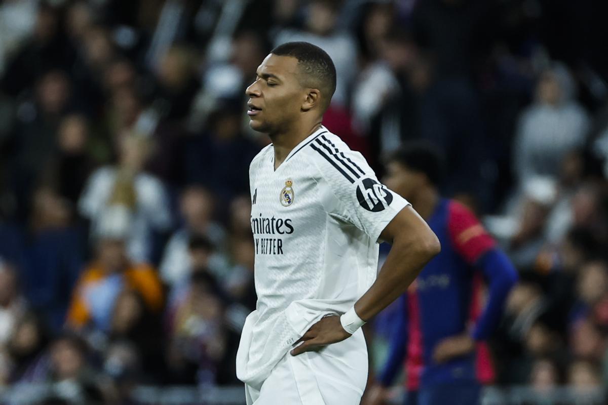 Mbappé, durante el clásico frente al Barcelona.
