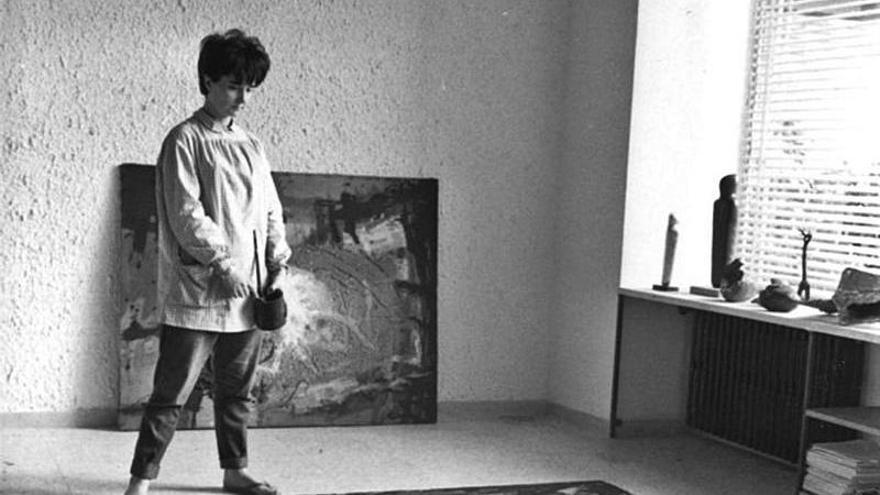 La artista alicantina Juana Francés, en su estudio.