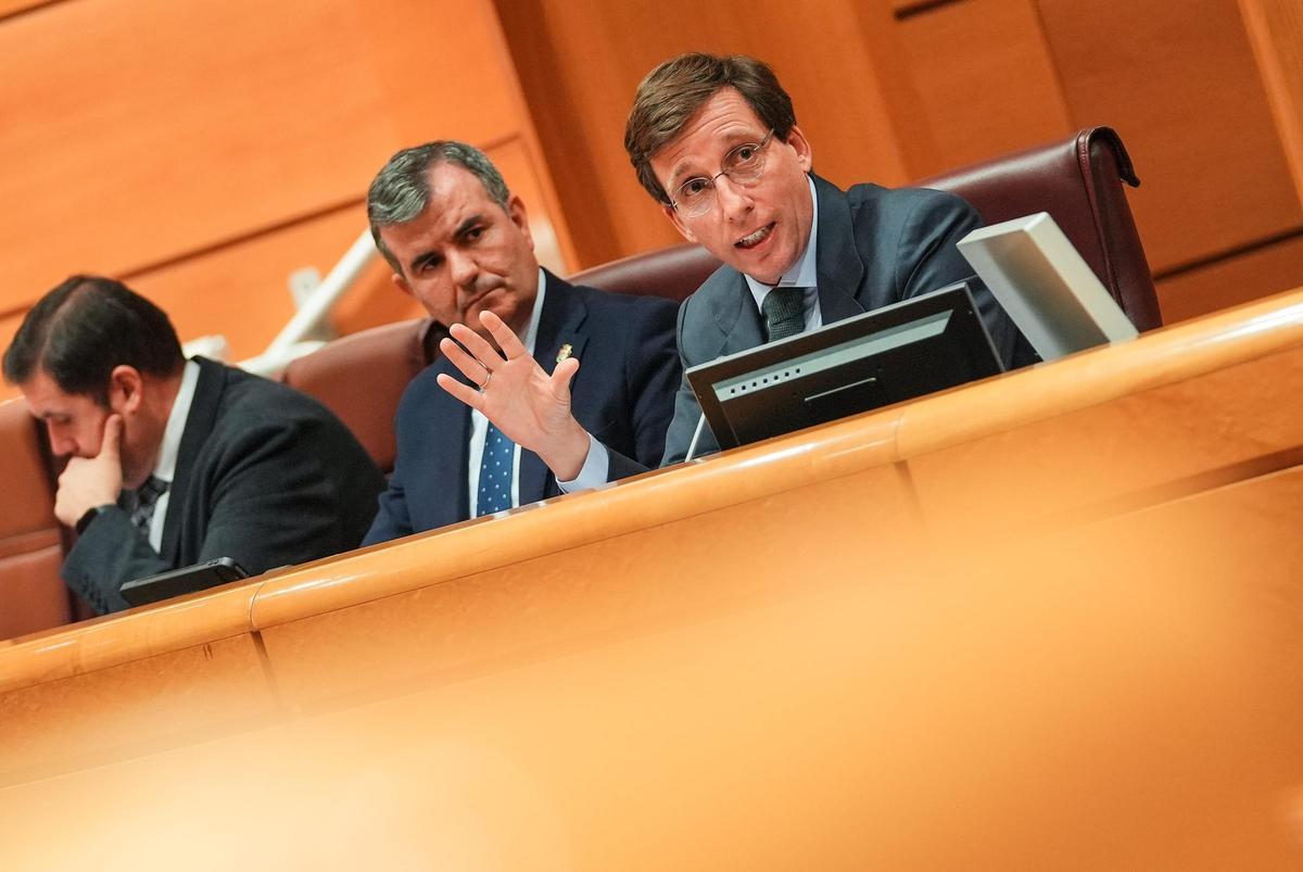 Almeida en la Comisión de Vivienda y Agenda Urbana del Senado.