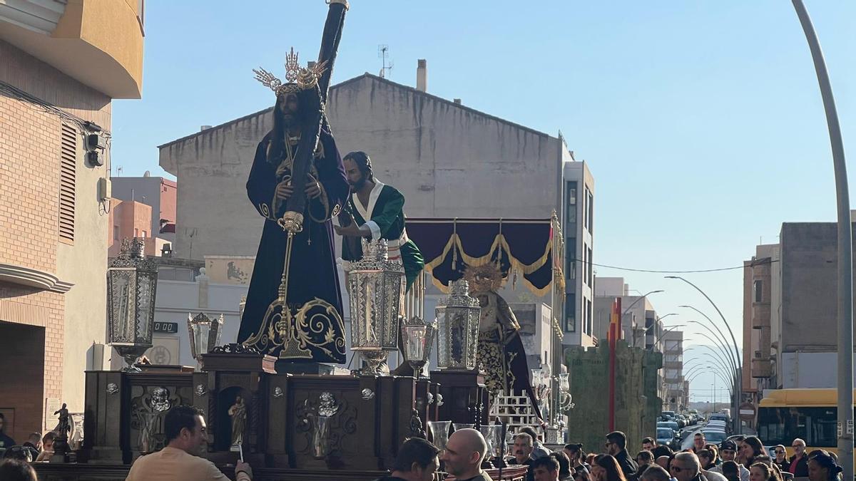 Vídeo: Traslado de las imágenes de la cofradía del Nazareno en Vila-real