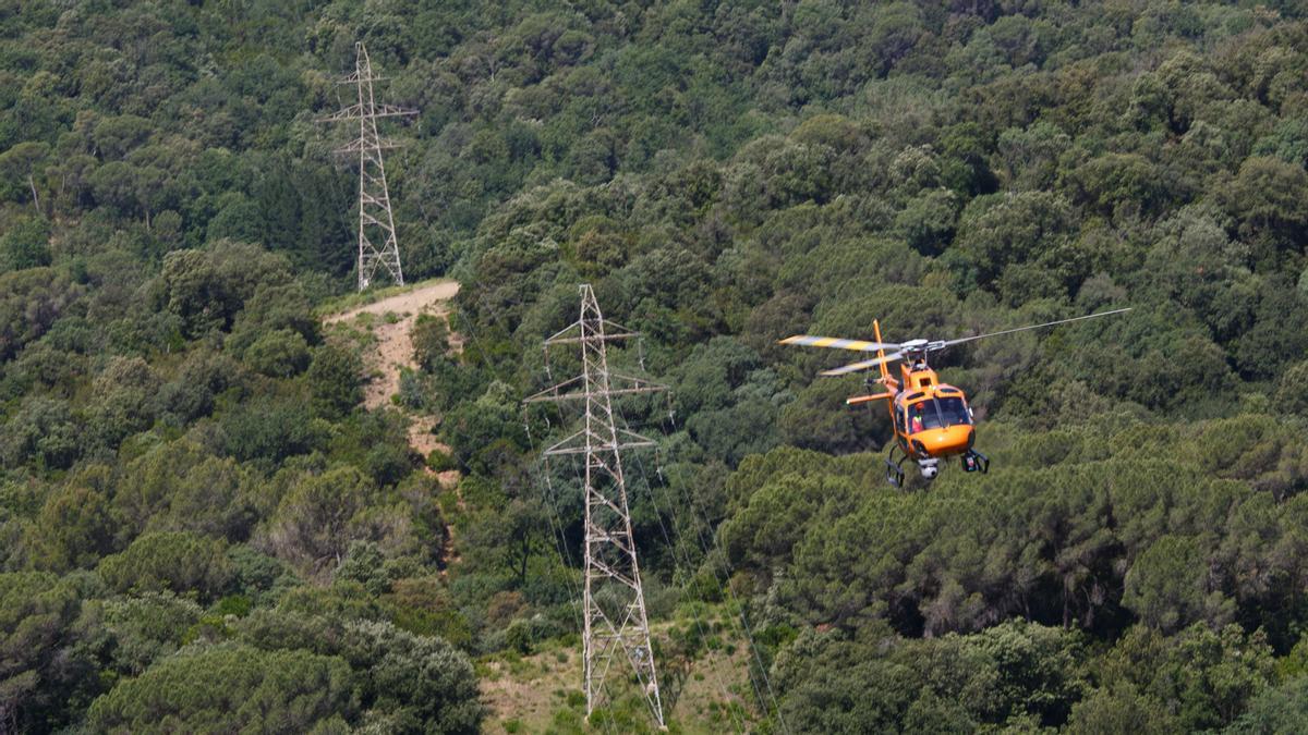 31.5.2022 - Sant Celoni - Parque Natural del Montseny - Endesa presenta su campaña de limpieza y protección de bosques en Catalunya - Helicoptero equipado con camaras y escaners termicos - Foto Anna Mas