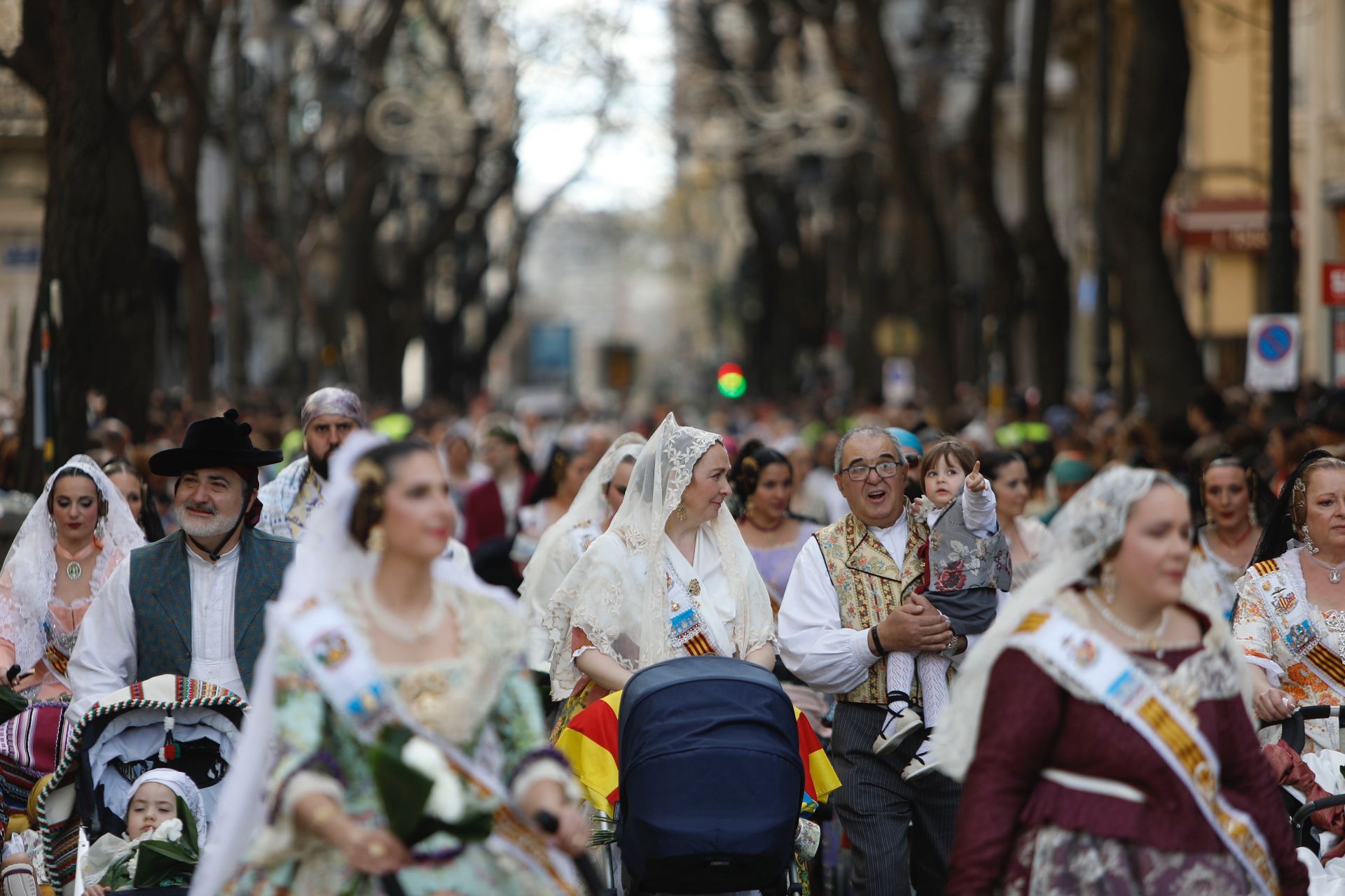 Las comisiones llegan a la Plaza de la Reina