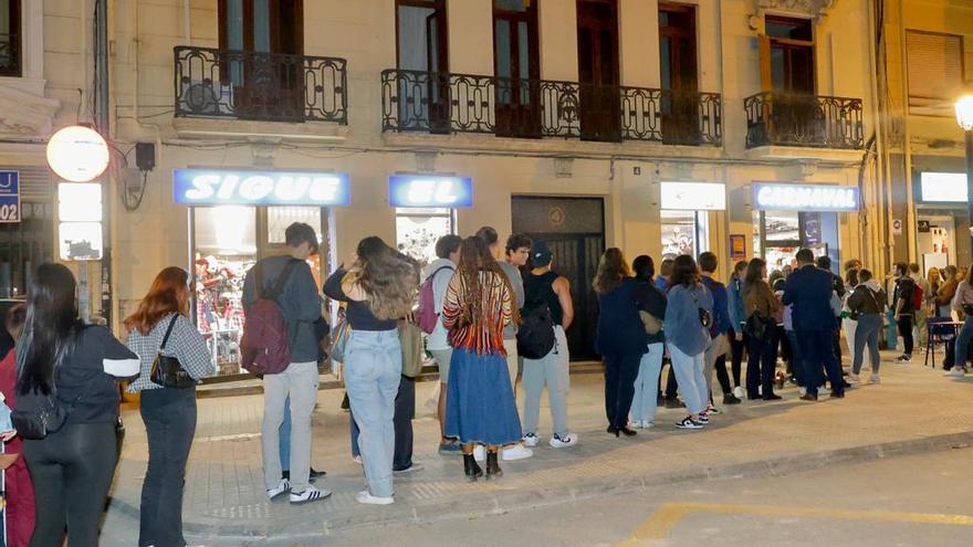 Colas en las tiendas de disfraces: "Solo con la noche de Halloween no mantenemos el negocio"