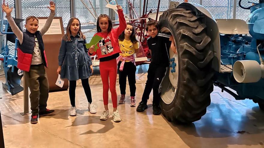 El alumnado de 3º de Primaria del colegio Mercedarias de Ejea participó en una jornada intergeneracional en el museo y también hubo talleres y jornada de puertas abiertas para la población general. | SERVICIO ESPECIAL