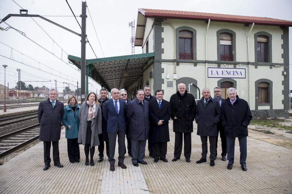 Reunión de AVE en Sax para reivindicar el corredor mediterráneo