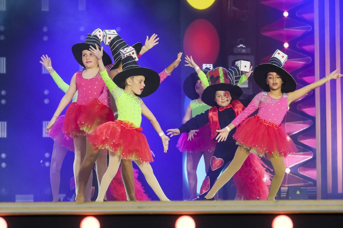 Componentes de la comparsa Rayo de Luna Infantil