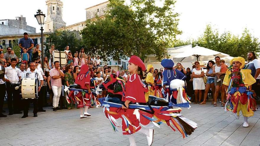 Solemne celebración en honor a Santa Càndida con elevada participación en Llucmajor